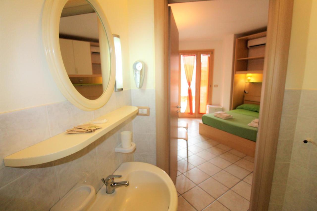 B&B Scoglio Di Pirro Climatizzato A 150 M Dalle Spiagge Salentine Torre San Giovanni Extérieur photo